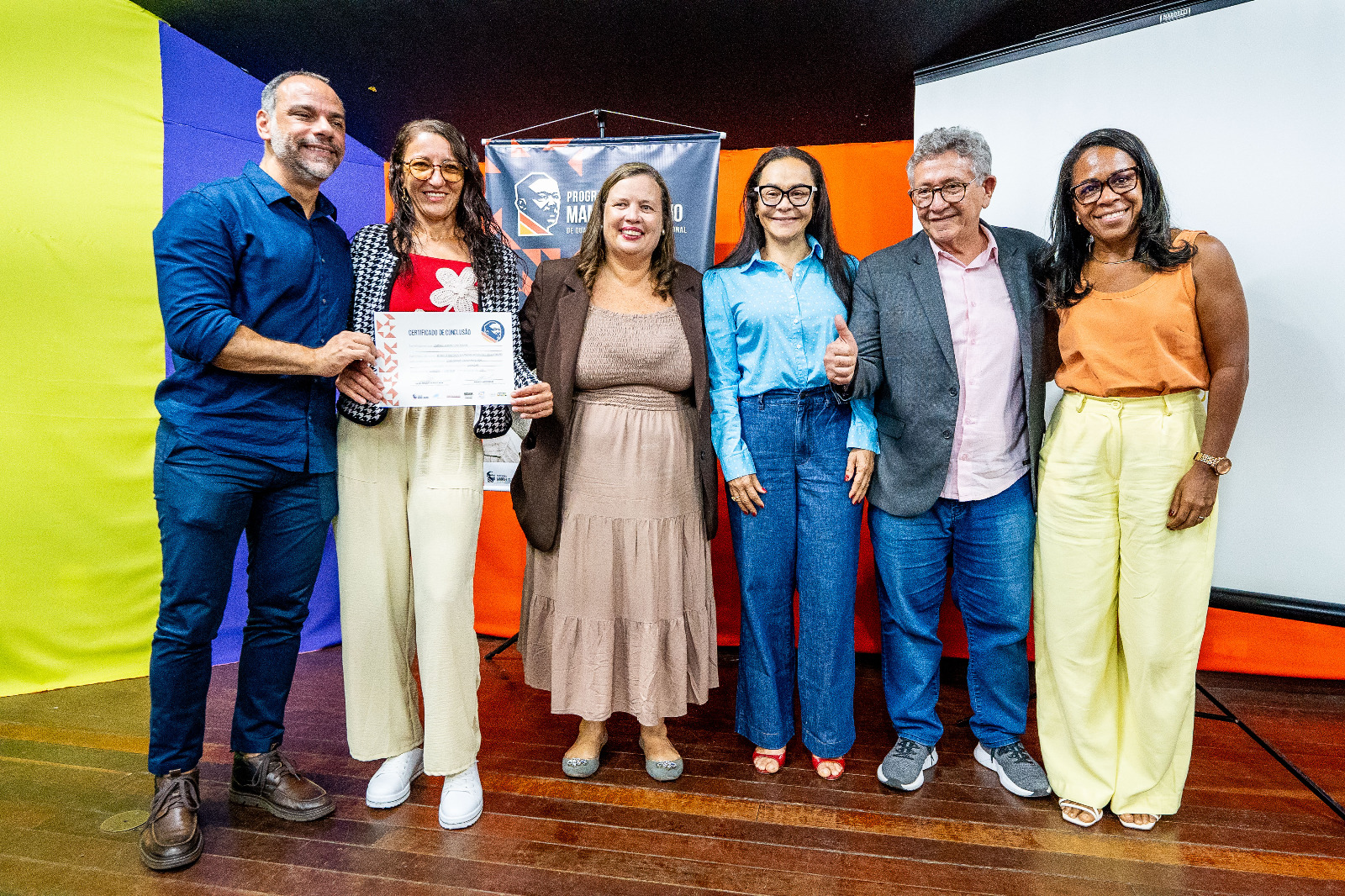 Augusto Vasconcelos destaca qualificação profissional e autonomia feminina na Bahia