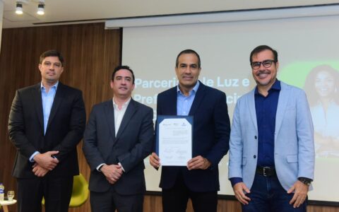 Imagem do post Parceria entre Prefeitura e Coelba garante desconto na conta de luz pelo Recicla Capital