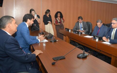 Imagem do post Comissão de Agricultura da ALBA debate atrasos na concessão de outorga d’água e situação do cacau