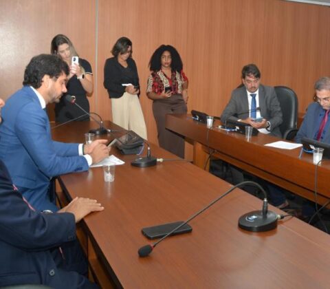 Imagem do post Comissão de Agricultura da ALBA debate atrasos na concessão de outorga d’água e situação do cacau