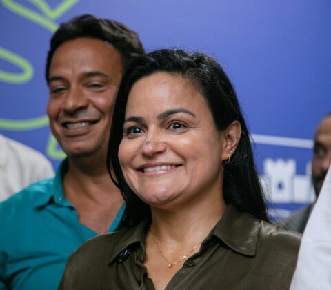 Imagem do post “Iluminação é segurança”, diz Débora ao ampliar LED em Ipitanga