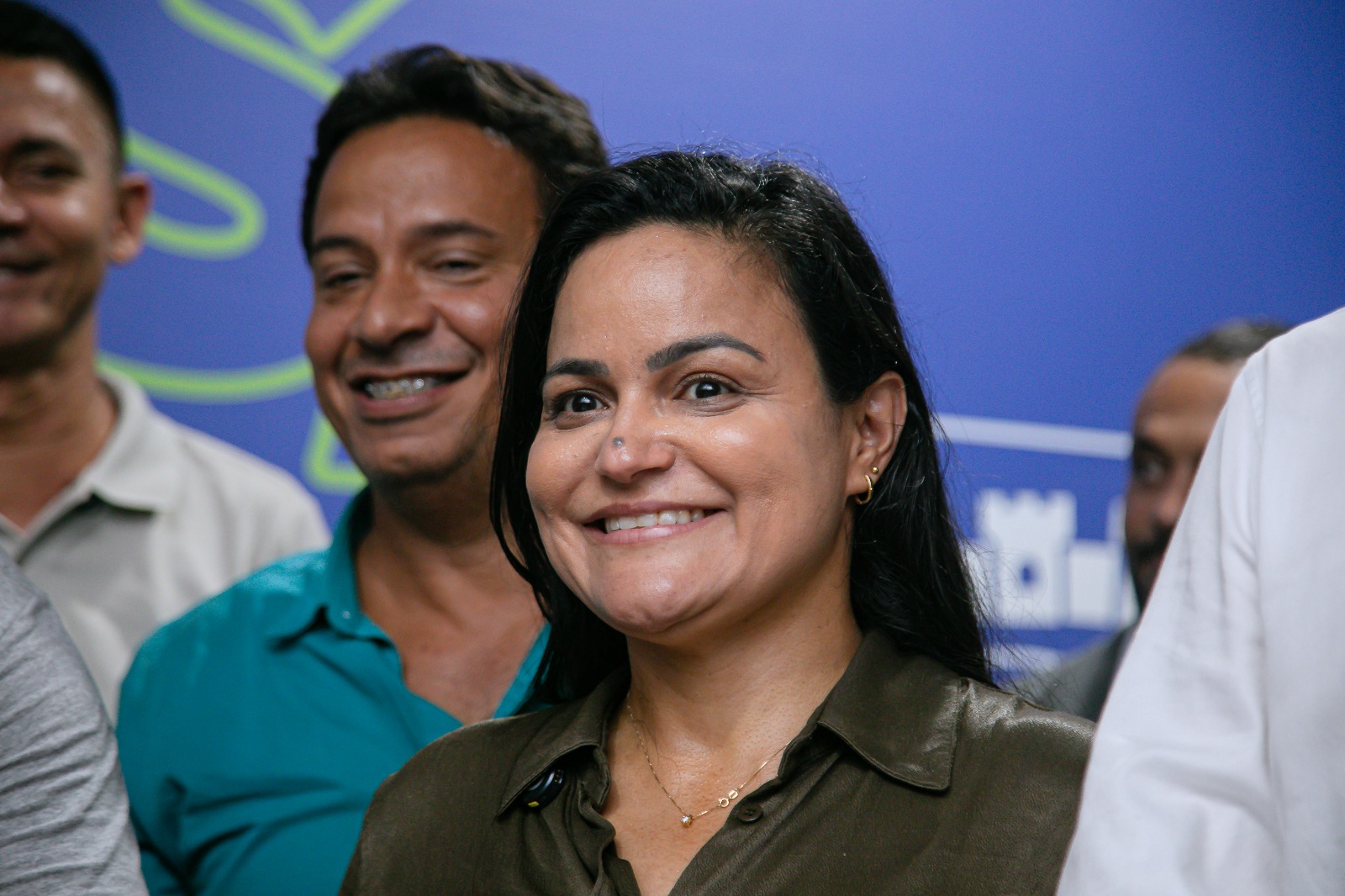 “Iluminação é segurança”, diz Débora ao ampliar LED em Ipitanga