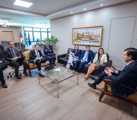 Imagem do post Prefeita Débora Regis se reúne com MP-BA para discutir nova sede do órgão em Lauro de Freitas