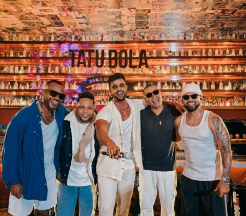 Imagem do post Parangolé se joga no samba e lança “Vida Loka”, feat com a banda cearense Deixe In Off