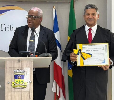 Imagem do post Advogado Vivaldo Amaral é homenageado pela Câmara de Conceição do Coité