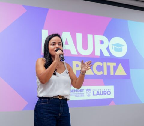 Imagem do post Prefeita Débora Regis acompanha aula inaugural do programa Lauro Capacita no SENAI