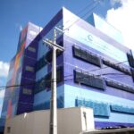 Escola municipal é entregue no Lobato com capacidade para 800 alunos