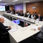 Governador recebe prefeito de Várzea do Poço e discute novos investimentos