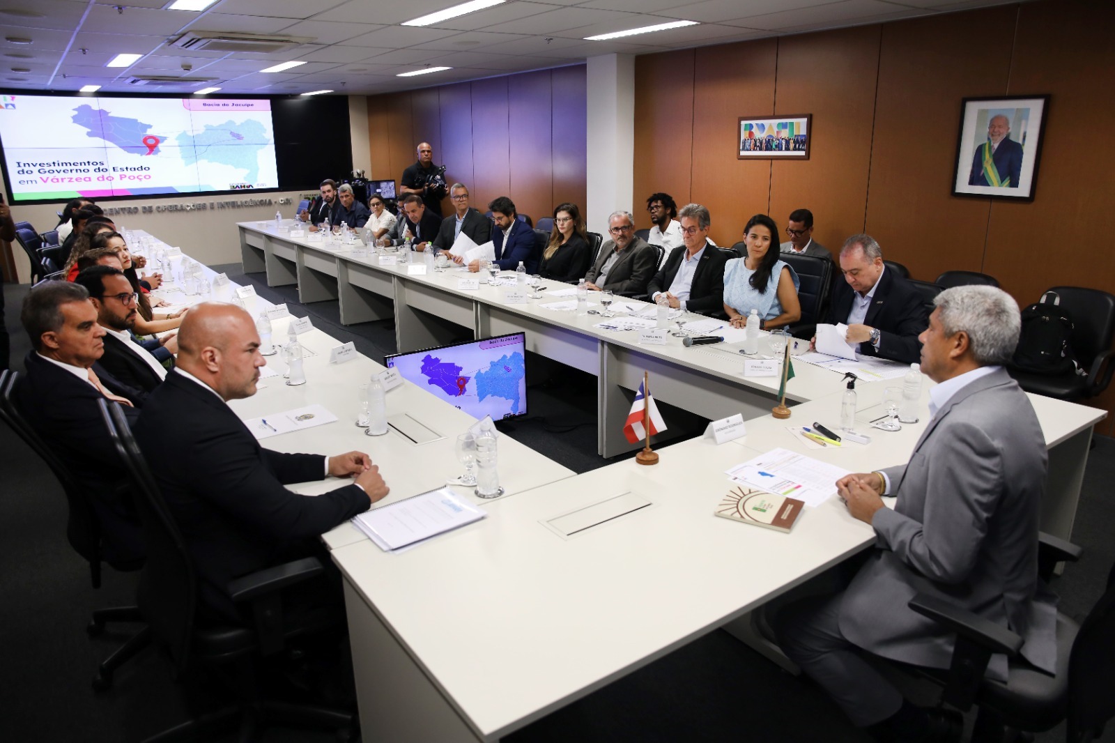 Governador recebe prefeito de Várzea do Poço e discute novos investimentos