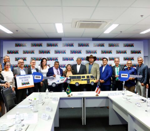 Imagem do post Governo do Estado entrega novos equipamentos e debate novos investimentos para Cordeiros