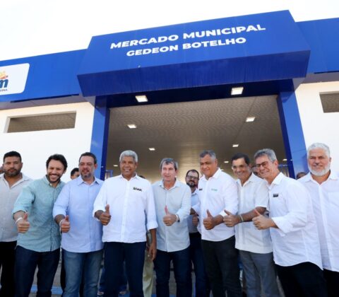 Imagem do post Em maratona pelo interior do estado, Jerônimo realiza entregas em Itanhém