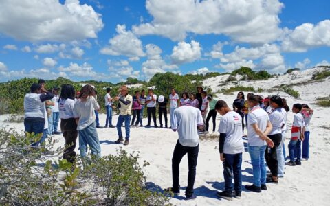 Imagem do post Alunos de Lauro de Freitas exploram o maior parque urbano de dunas do Brasil em celebração à Semana da Água