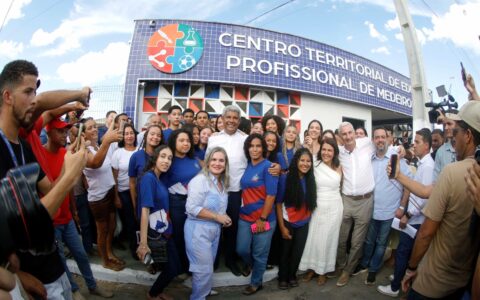 Imagem do post Jerônimo entrega obras e Bahia reúne 200 municípios em fórum das mulheres