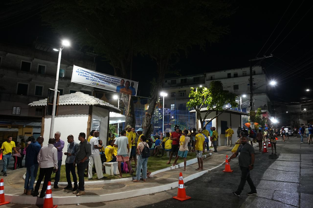 Nova praça na Liberdade transforma área esquecida em espaço de lazer
