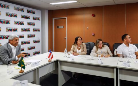 Imagem do post Governador se reúne com prefeita de Araci e discute novos investimentos para o município