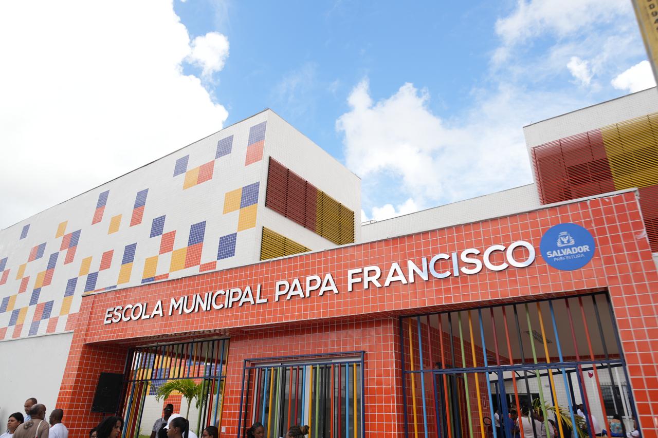 Prefeitura inaugura Escola Municipal com capacidade para mais de mil alunos por turno em Nova Esperança