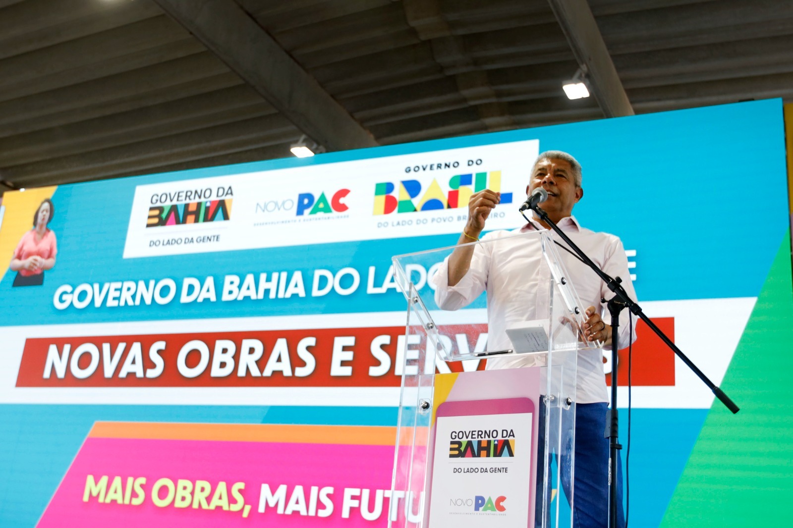 Jerônimo anuncia R$ 1,55 bilhão e autoriza mais de 670 obras em 279 cidades da Bahia