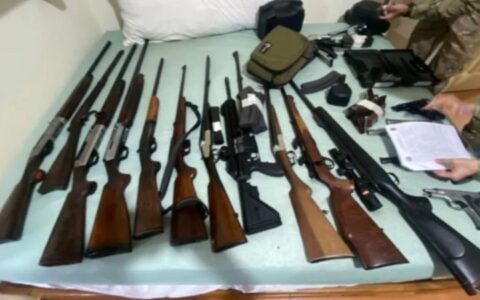 Imagem do post Polícia encontra arsenal com 50 armas e mais de 8 mil munições com investigado por violência doméstica