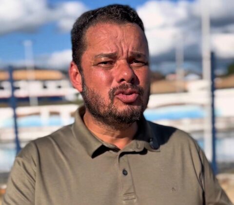 Imagem do post Prefeito de Ubatã desmente vereador sobre atraso em obra: “A parte do governador foi cumprida”