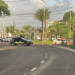 Prefeitura de Lauro de Freitas mobiliza equipe de trânsito após acidente e risco de queda de poste