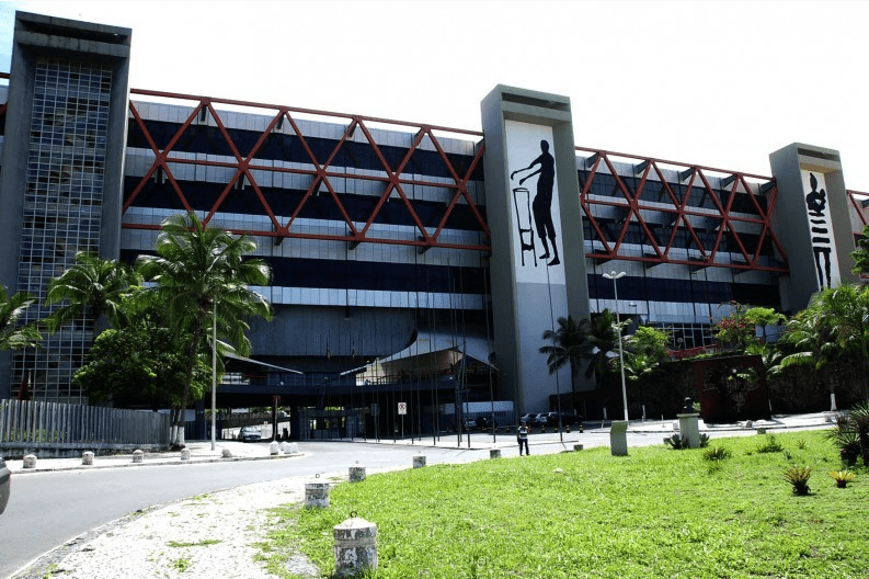 Governo da Bahia publica edital de leilão do Centro de Convenções