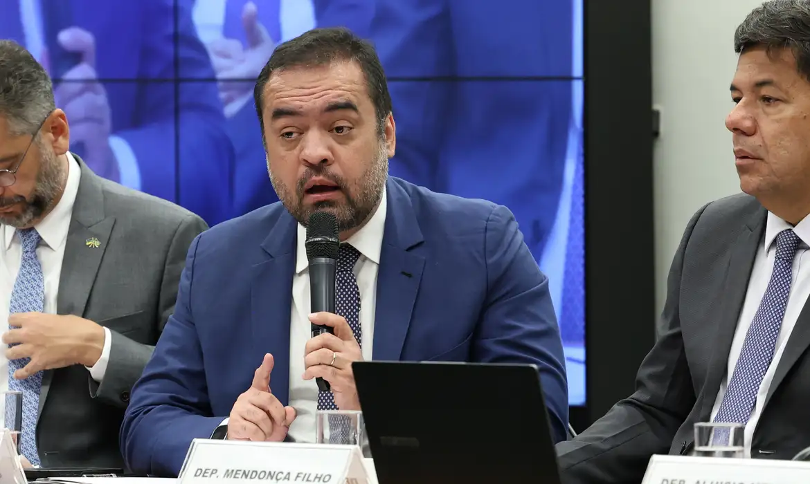 TSE retoma julgamento que pode cassar mandato do governador do Rio de Janeiro