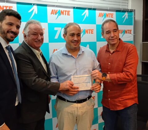 Imagem do post Vitor Azevedo oficializa ida para o Avante e fecha aliança com Jerônimo