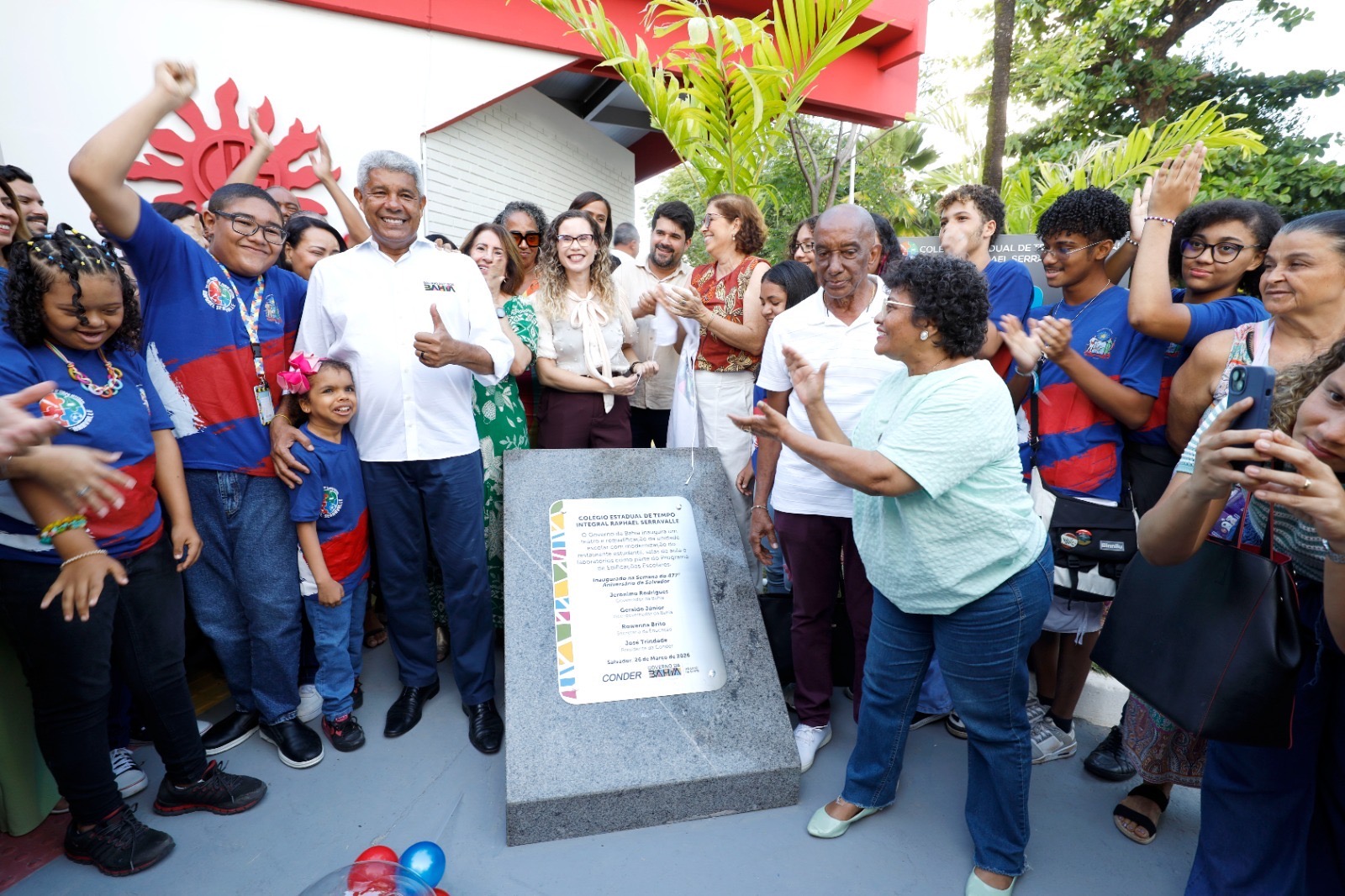 Jerônimo Rodrigues entrega modernização do Serravalle e expande ensino integral em Salvador