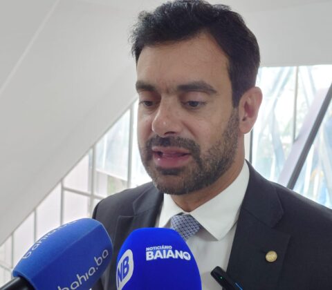 Imagem do post ACM Neto e Flávio Bolsonaro? Líder da oposição revela estratégia de aproximação na Bahia