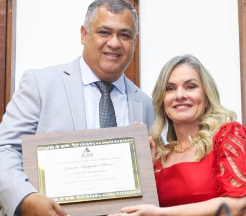 Imagem do post Ivana Bastos destaca trajetória de Jeandro Ribeiro ao receber título de Cidadão Baiano