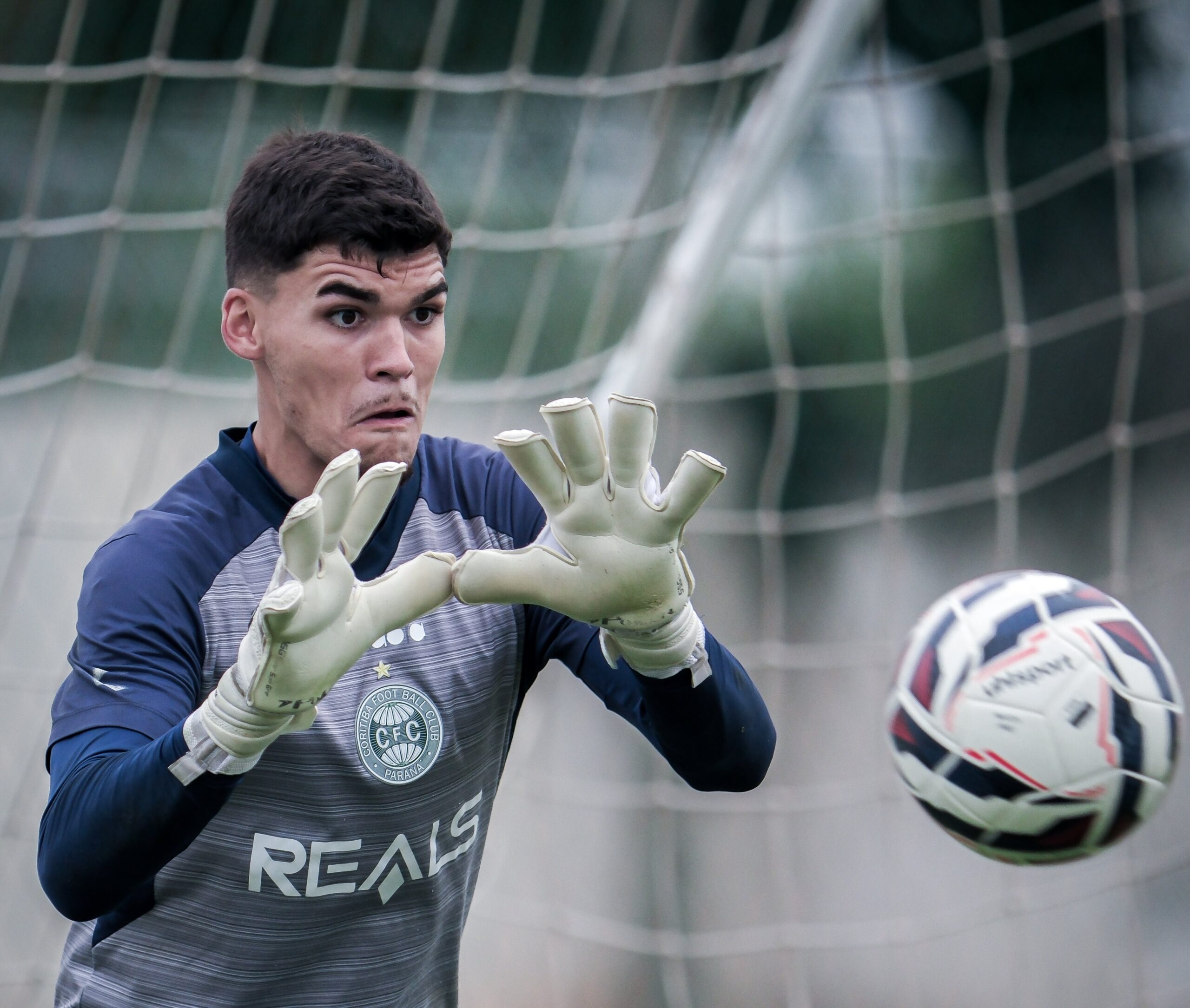 Imagem do post Goleiro alvo do Bahia sofre lesão grave e deve ficar meses fora