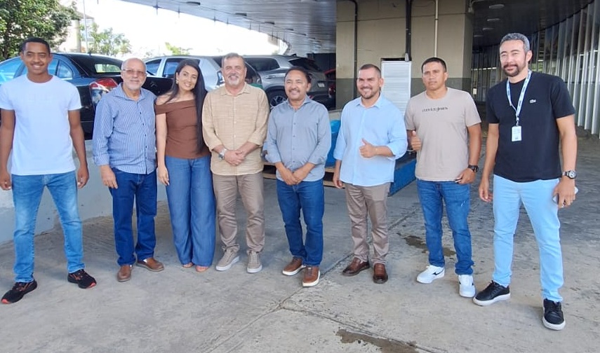 Deputado Roberto Carlos entrega novo automóvel para reforçar serviços públicos em Itiúba