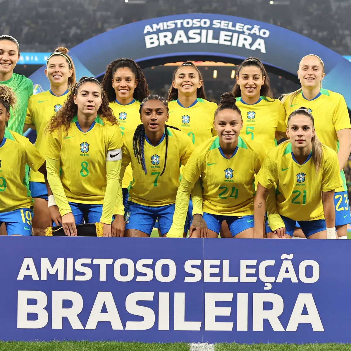 Lista definida! Arthur Elias convoca Seleção e agenda maratona no Brasil pela FIFA Series