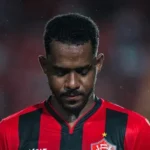 Vitória ganha nova dor de cabeça: Edu sofre lesão preocupante no Ba-Vi
