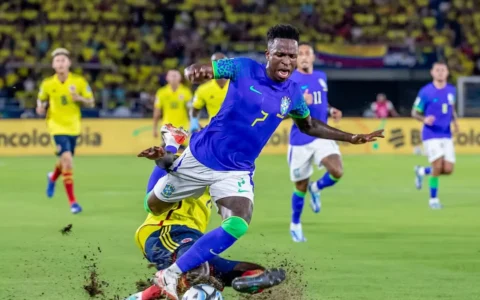 Imagem do post Alerta na Seleção! Vini Jr. aparece mancando e vira dúvida para amistoso contra a Croácia