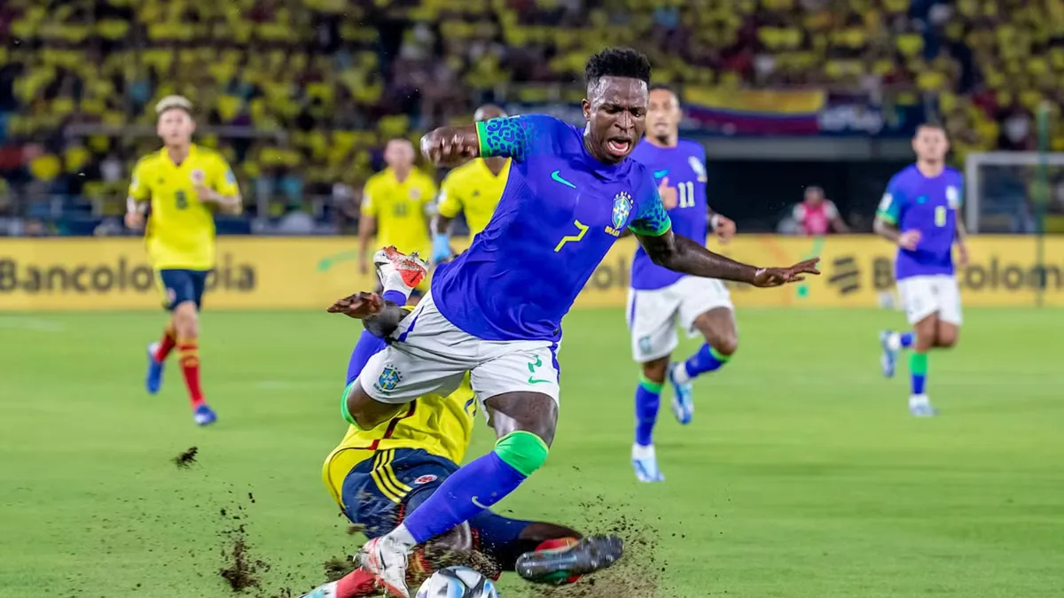 Alerta na Seleção! Vini Jr. aparece mancando e vira dúvida para amistoso contra a Croácia