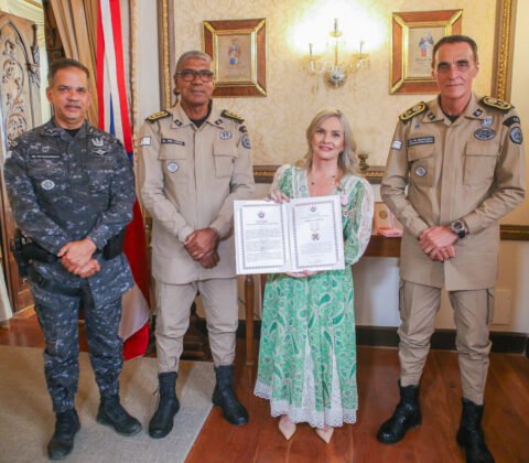 Imagem do post “Guerreira do povo”: Ivana Bastos recebe Medalha Três Marias em cerimônia com honras militares