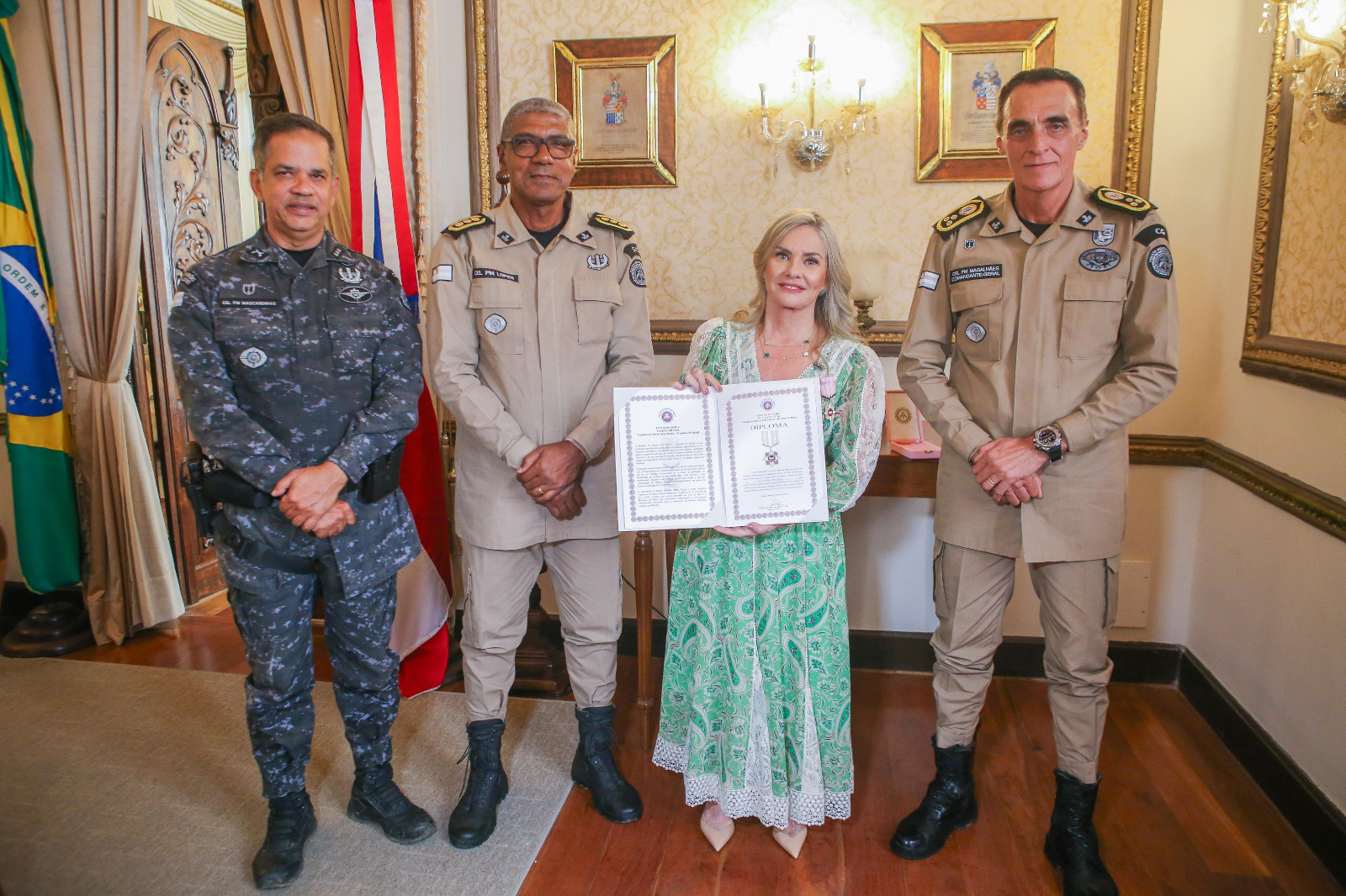 “Guerreira do povo”: Ivana Bastos recebe Medalha Três Marias em cerimônia com honras militares