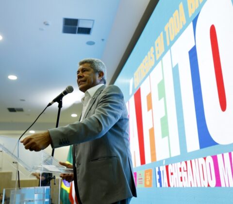 Imagem do post Jerônimo Rodrigues manifesta luto e ordena “empenho máximo” após morte de dois policiais