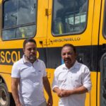 Jaguarari ganha reforço na educação com novo ônibus escolar viabilizado por Roberto Carlos