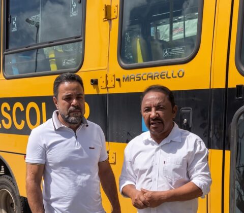 Imagem do post Jaguarari ganha reforço na educação com novo ônibus escolar viabilizado por Roberto Carlos