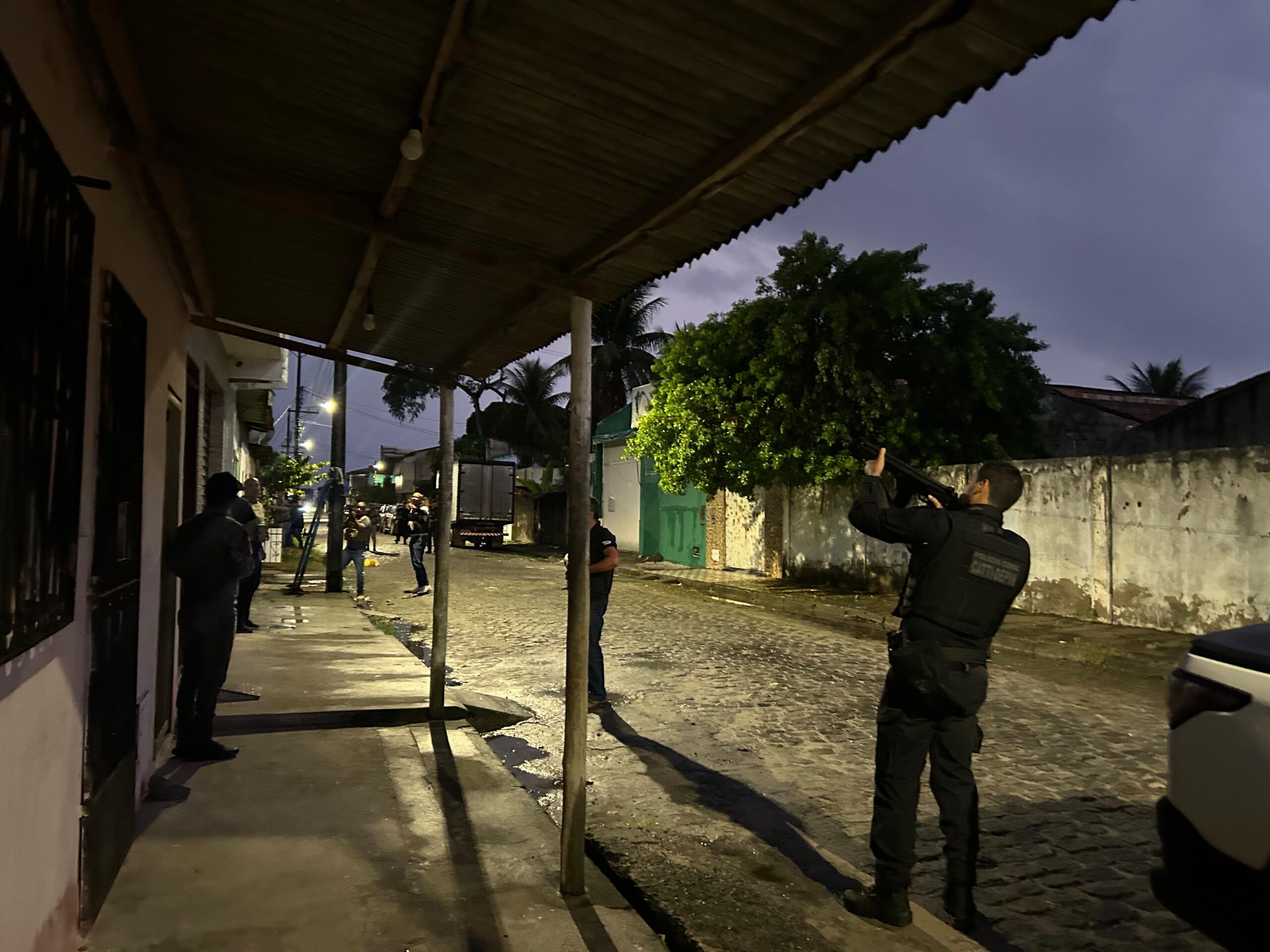 “Operação Salitre” alcança 17 integrantes do Comando Vermelho