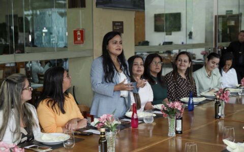 Imagem do post Débora Regis reúne lideranças femininas e discute ações para eleições