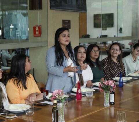 Imagem do post Débora Regis reúne lideranças femininas e discute ações para eleições