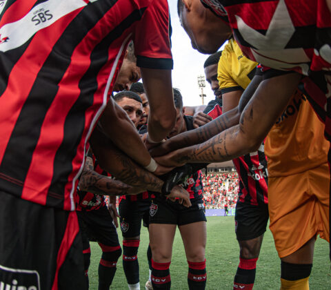Imagem do post “Gol sobre gol”: Jair Ventura expõe problema repetido após derrota do Vitória