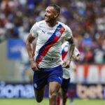 “Nos roubou em casa”: David Duarte detona arbitragem após derrota