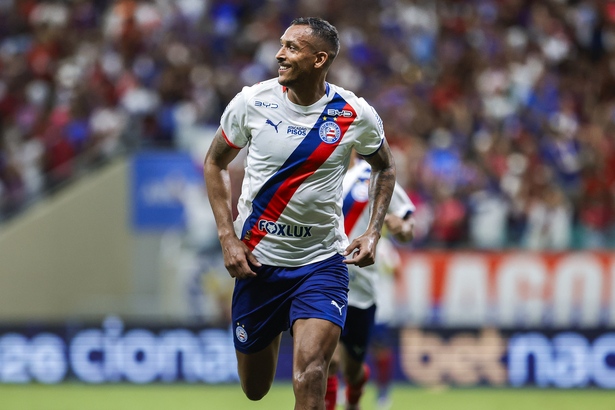 “Nos roubou em casa”: David Duarte detona arbitragem após derrota