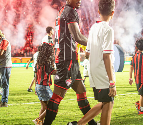 Imagem do post R$ 1 milhão por 90 minutos? Escalação do Vitória pode custar uma fortuna
