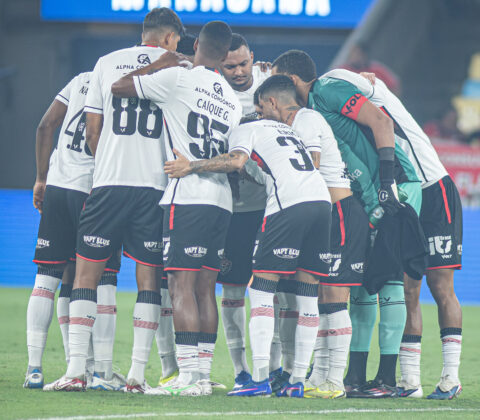 Imagem do post “Até quando?”: jogadores do Vitória explodem contra arbitragem