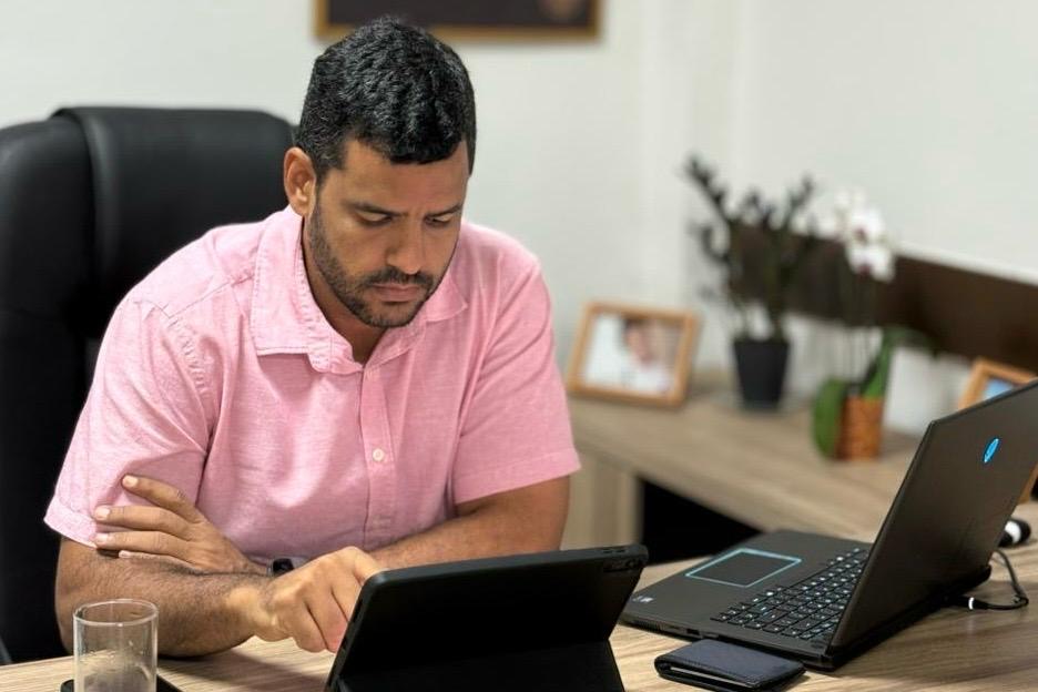 Fim da escala 6×1: “Um país não pode ser construído sobre o esgotamento do seu povo”, diz presidente do PT